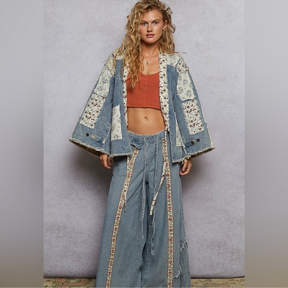 🆕 POL Patchwork Denim Jacket with Floral Accents  Size Small